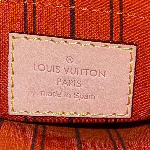 Louis Vuitton RARE Monogram Pouch Piment Interior - Picture 7 of 8